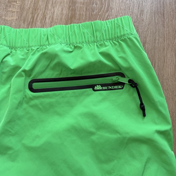 SUNDEK Swim Shorts Men Medium Bright Neon Green Athletic Trunks Pockets - Picture 7 of 7